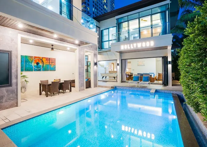 Hollywood Pool Villa Pattaya