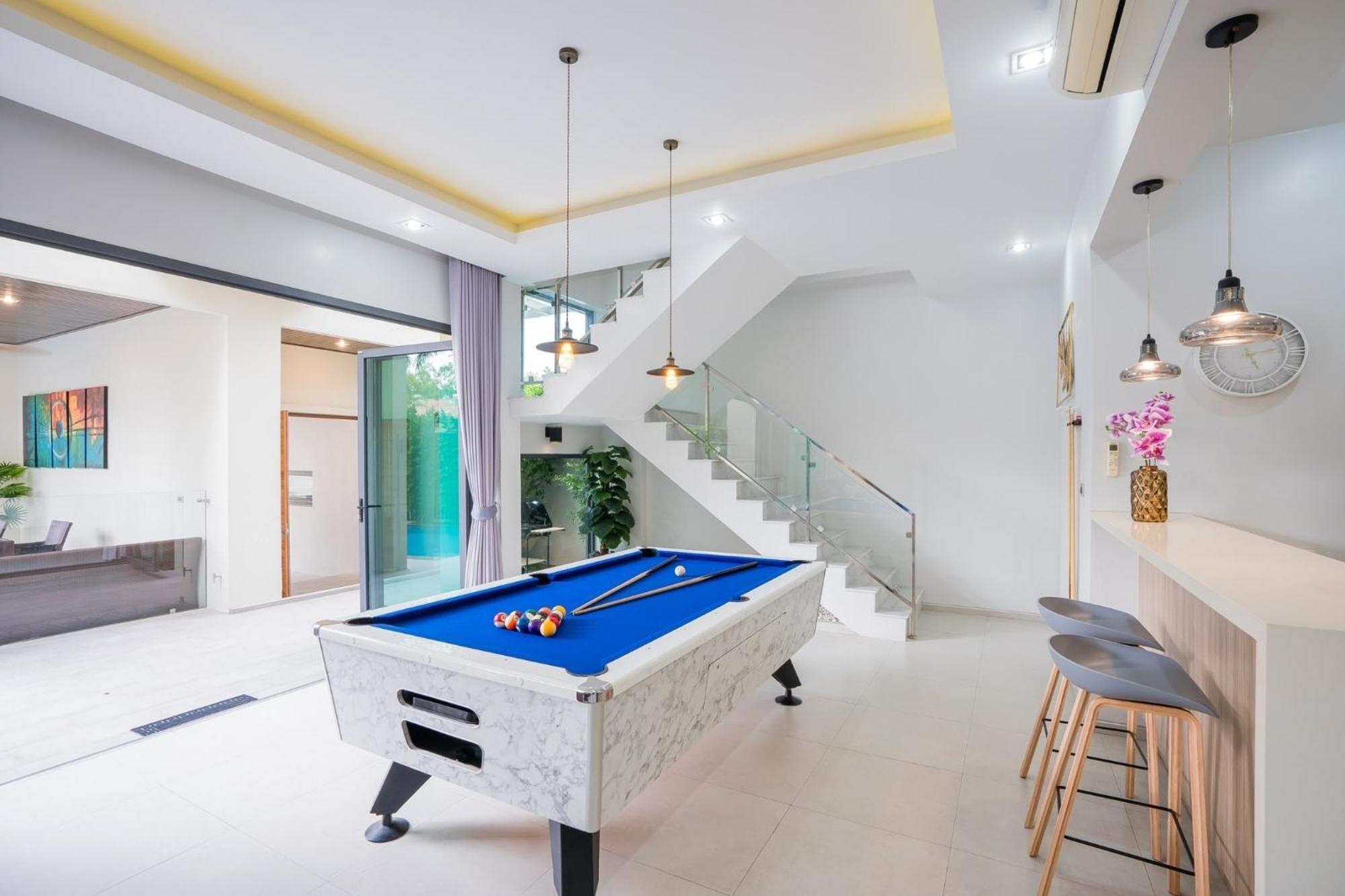 Hollywood Pool Villa