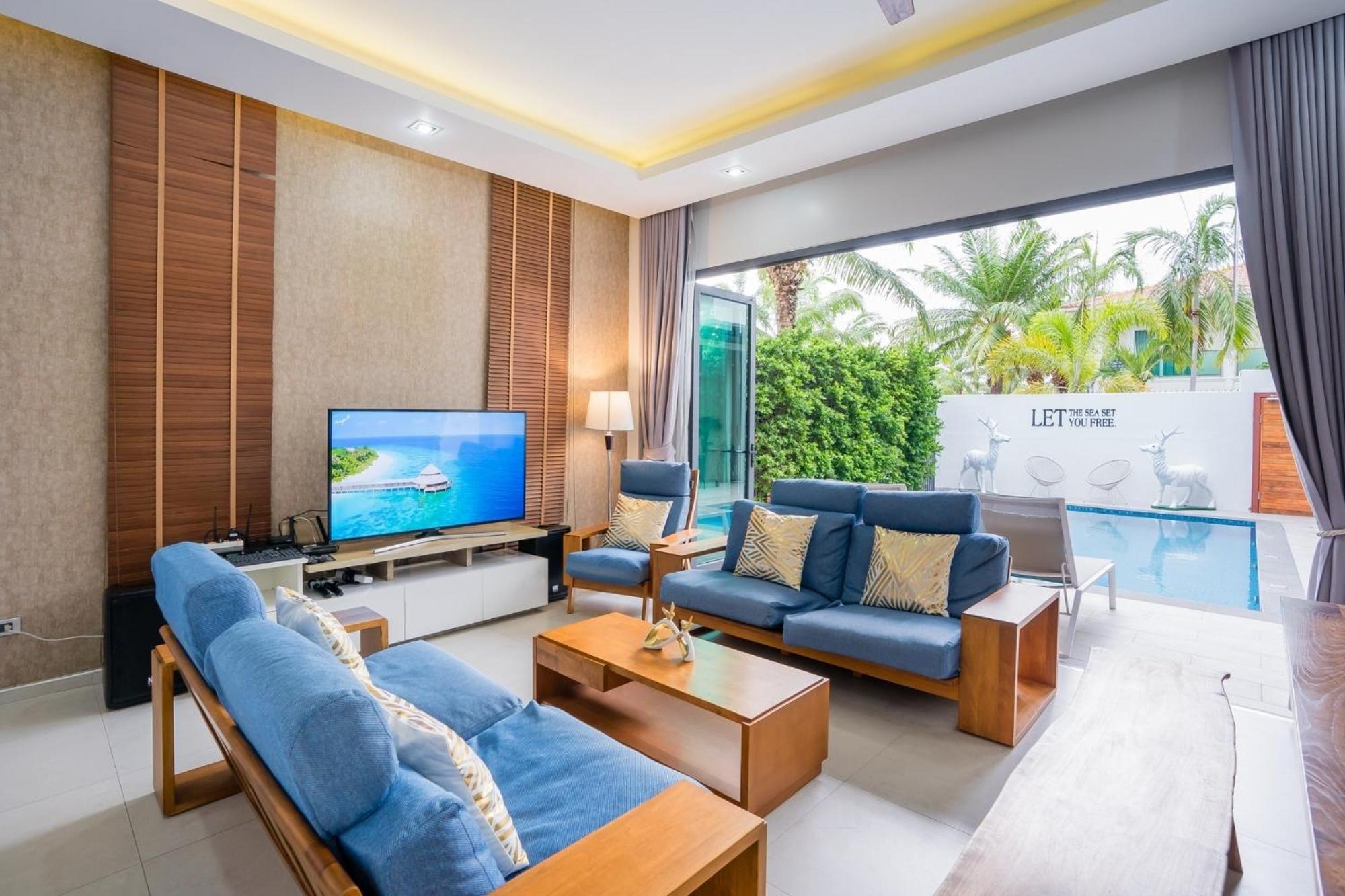 Villa Hollywood Pool Pattaya